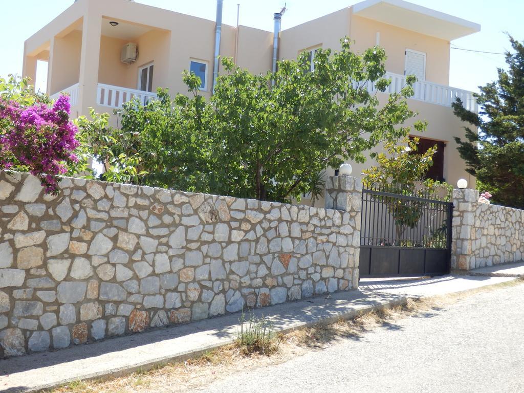 Maro Suites Tavronitis エクステリア 写真