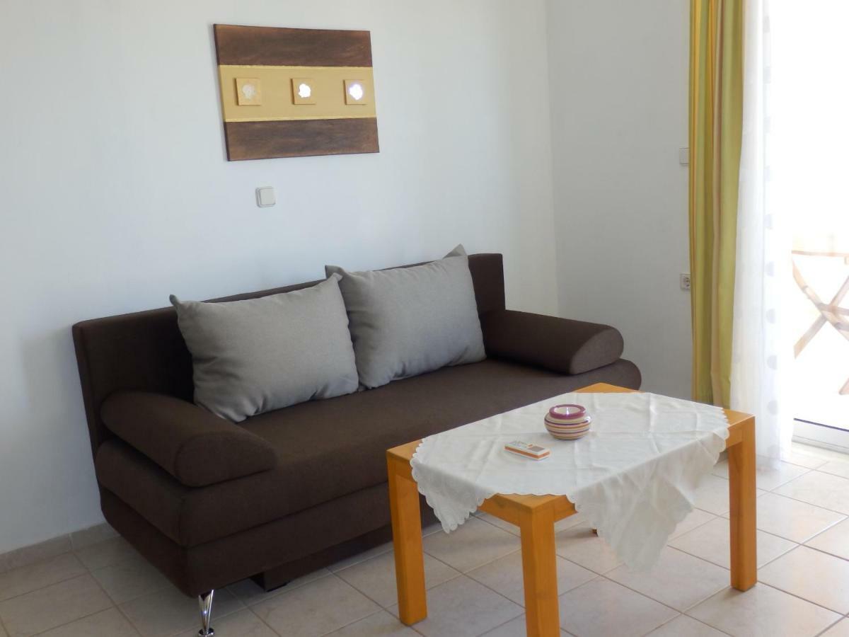 Maro Suites Tavronitis エクステリア 写真